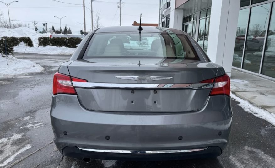 2012 Chrysler 200 Limited