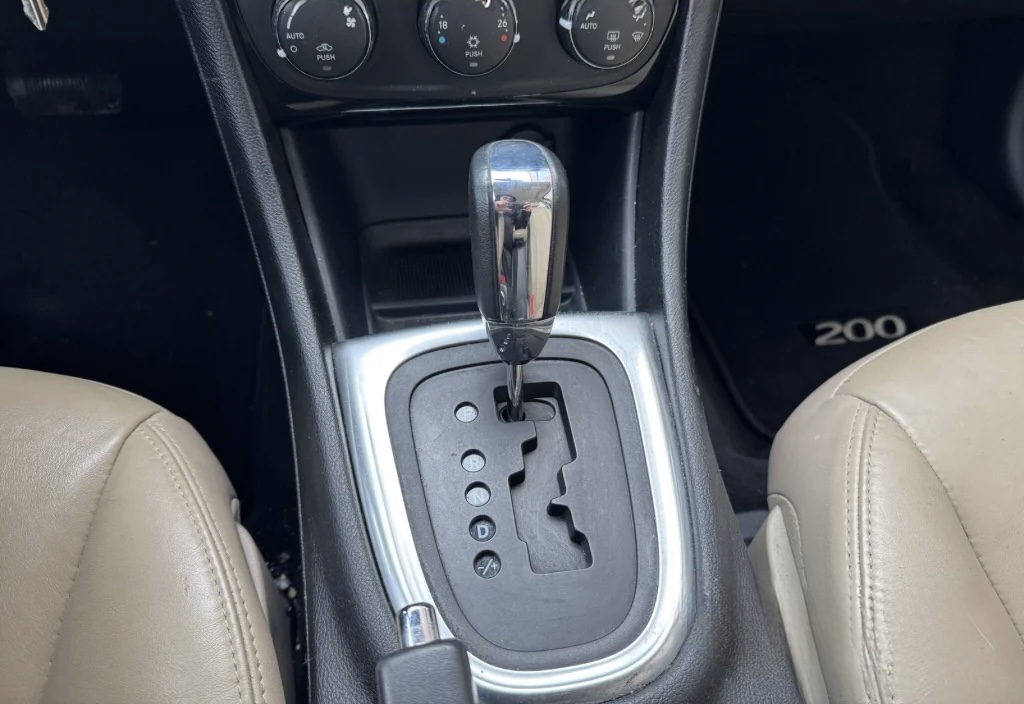2012 Chrysler 200 Limited