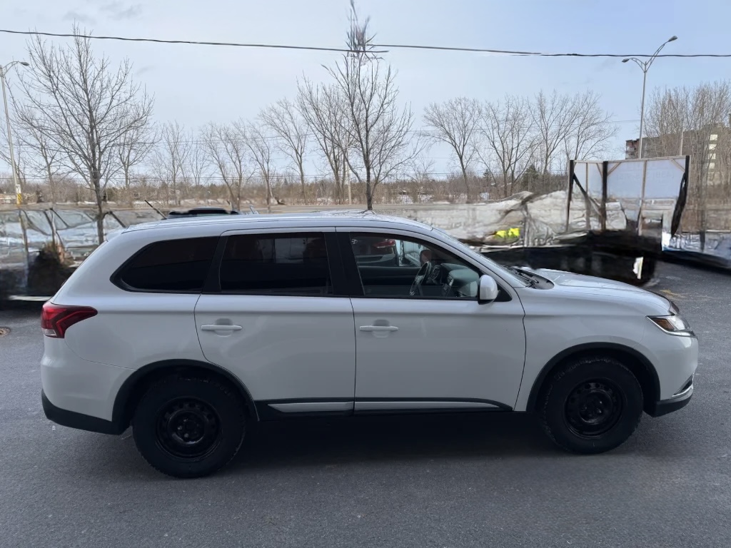 2016 Mitsubishi Outlander ES