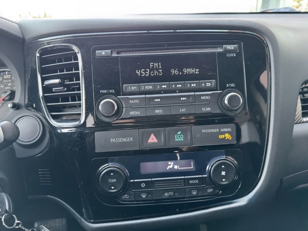 2016 Mitsubishi Outlander ES