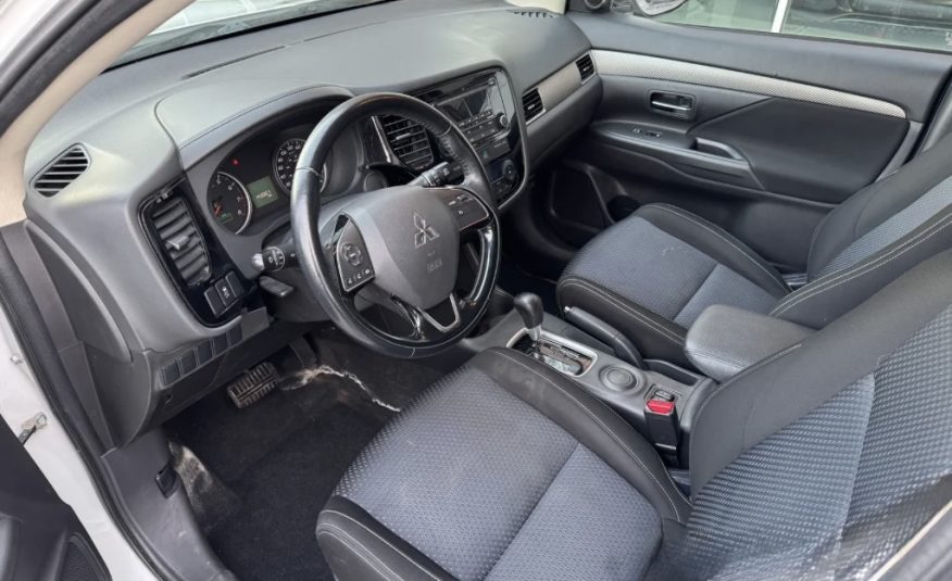 2016 Mitsubishi Outlander ES