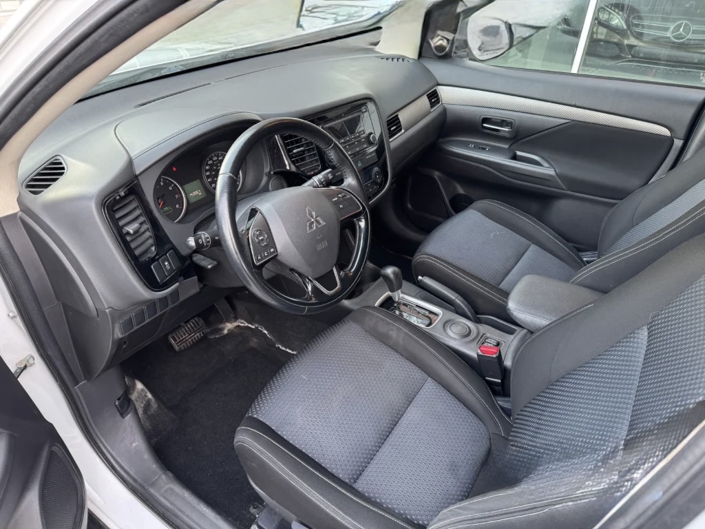 2016 Mitsubishi Outlander ES