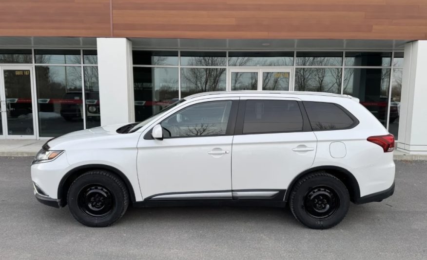 2016 Mitsubishi Outlander ES